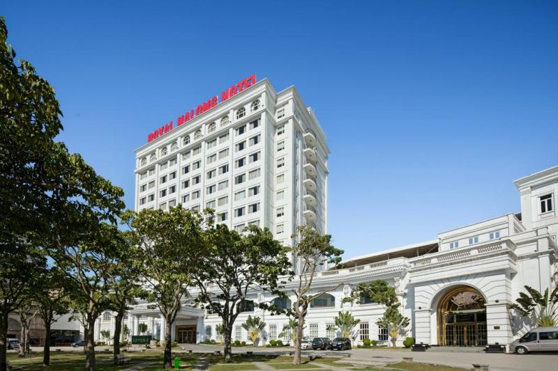 Royal Ha Long Hotel & Villas