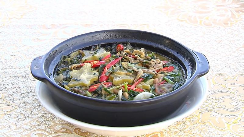 Rươi kho khế