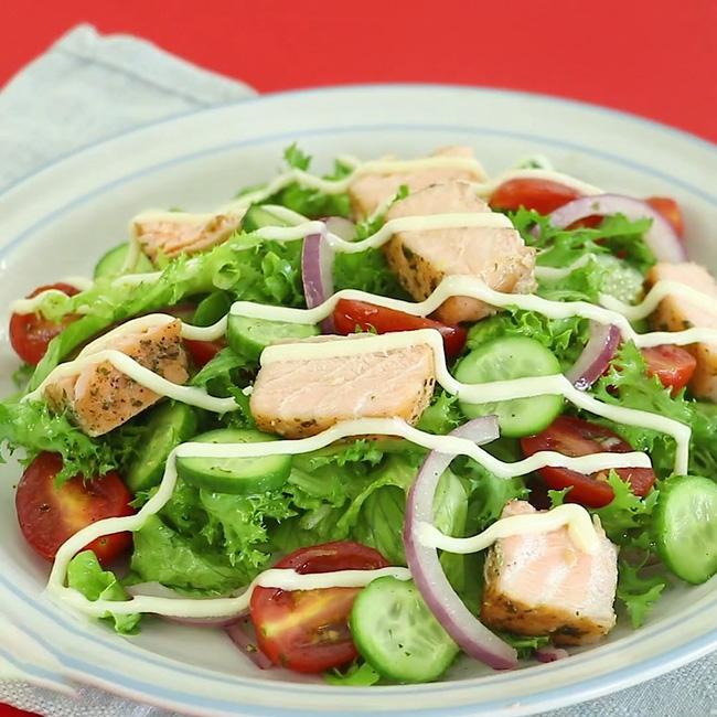 salad cá hồi sốt dầu giấm