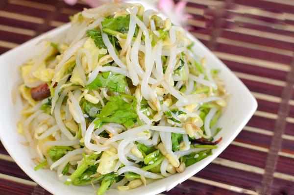 Salad giá đỗ