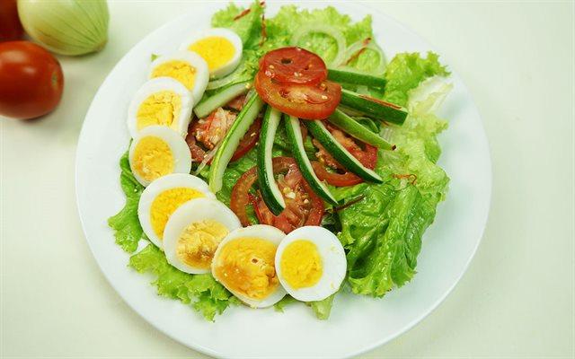 Salad trứng gà