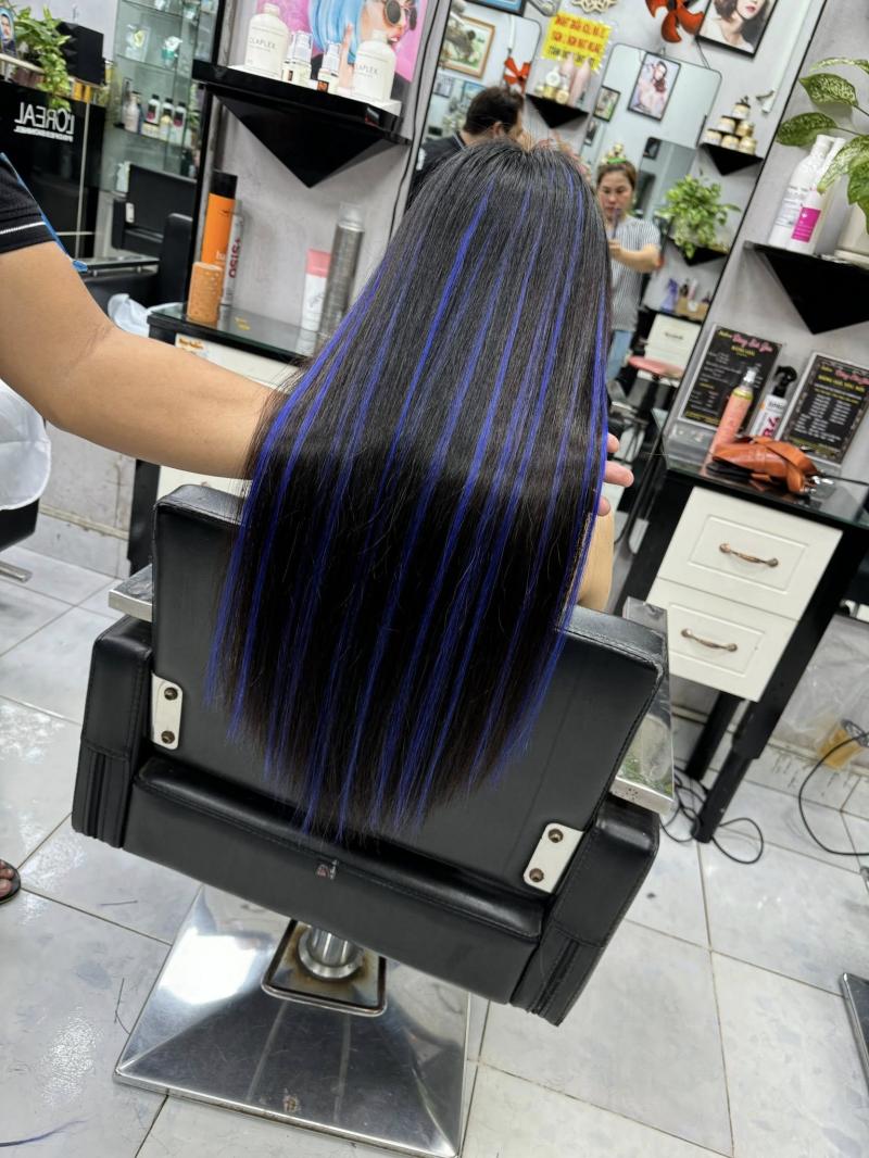 Salon Dũng Sài Gòn chỉ sử dụng những sản phẩm chăm sóc tóc chuyên nghiệp nên bạn hoàn toàn yên tâm khi đến với nơi này