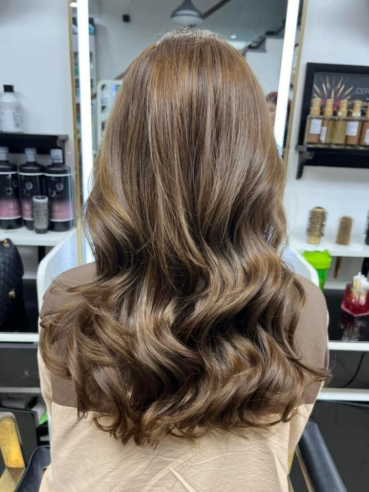 Salon Hằng Vĩnh Hoàng