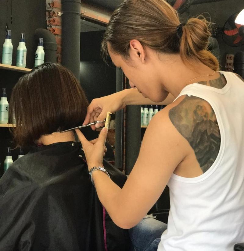 Salon Hùng Hair luôn đặt quyền lợi của khách hàng lên hàng đầu