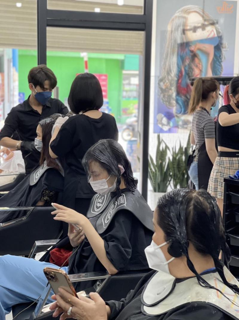 Salon tóc đẹp Dĩ An