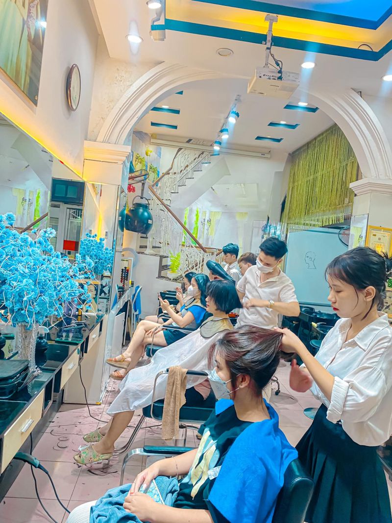 Salon Tóc Mạnh Hùng