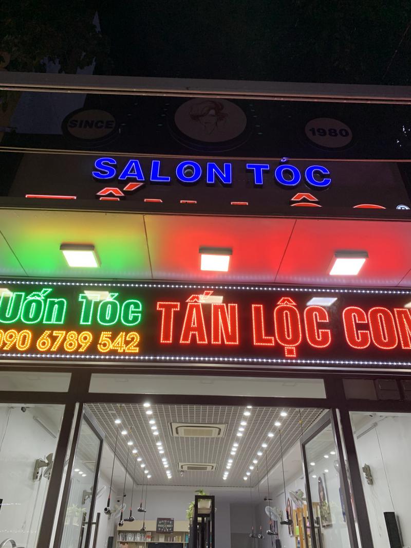 Salon Tóc Tấn Lộc Con