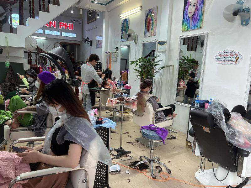 Salon Trần Phi