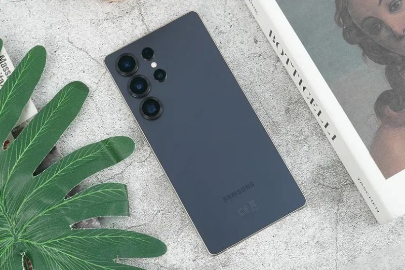 Samsung Galaxy S25 Ultra – Giá: 33.490.000₫