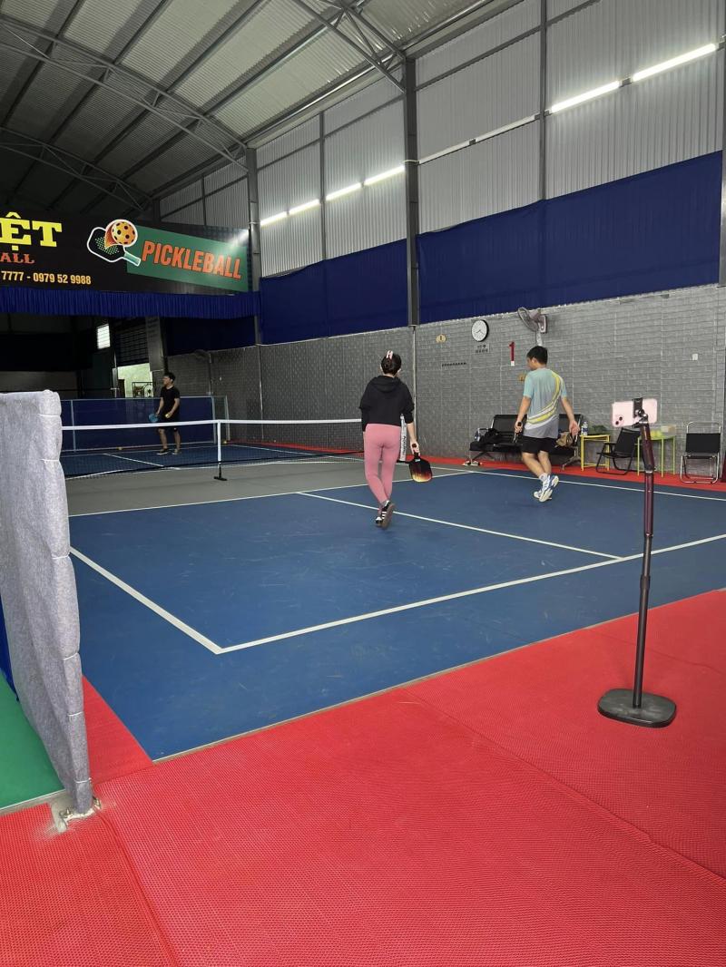 Sân pickleball Hoàng Việt