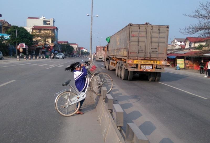 Sang đường sai có thể gây nguy hiểm đến tính mạng bản thân và người điều khiển phương tiện khác