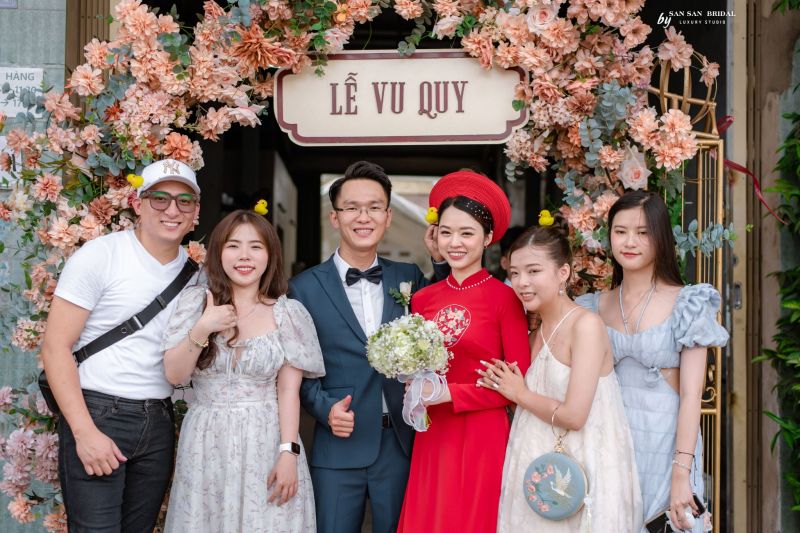 SanSan Bridal sở hữu những tà áo dài rất thu hút người nhìn với đầy đủ các mẫu mã từ mẫu truyền thống đến hiện đại