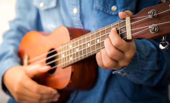 Tham gia học ﻿ukulele tại ﻿SEAMI ﻿bạn sẽ ﻿được tham gia học 16 buổi. Kết thúc khóa học bạn sẽ biết đàn được nhiều bài hát được giới trẻ yêu thích hiện nay