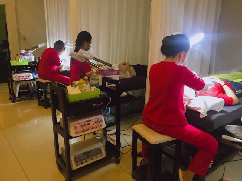 Đội ngũ tại Seoul Spa Bình Dương là những đội ngũ y bác sĩ và kỹ thật luôn có kinh nghiệm cao cũng như có chuyên môn giỏi cùng với những đội ngũ đón tiếp thân thiện