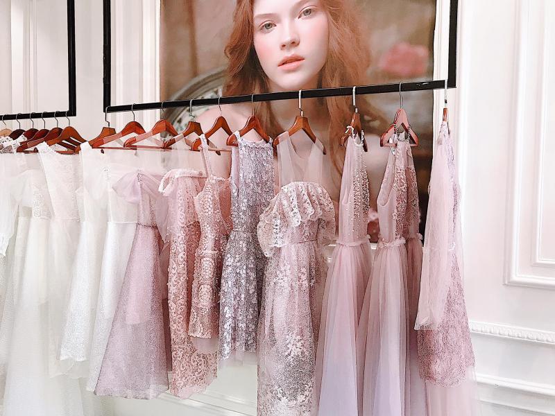 Top 16 shop bán váy đầm dự tiệc đẹp nhất tại Hà Nội - sakurafashion.vn