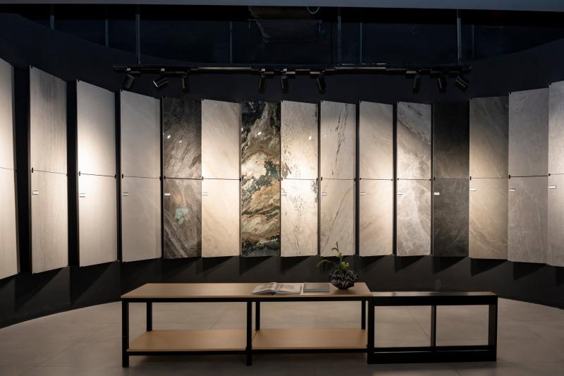 Showroom gạch ốp lát Hùng Túy