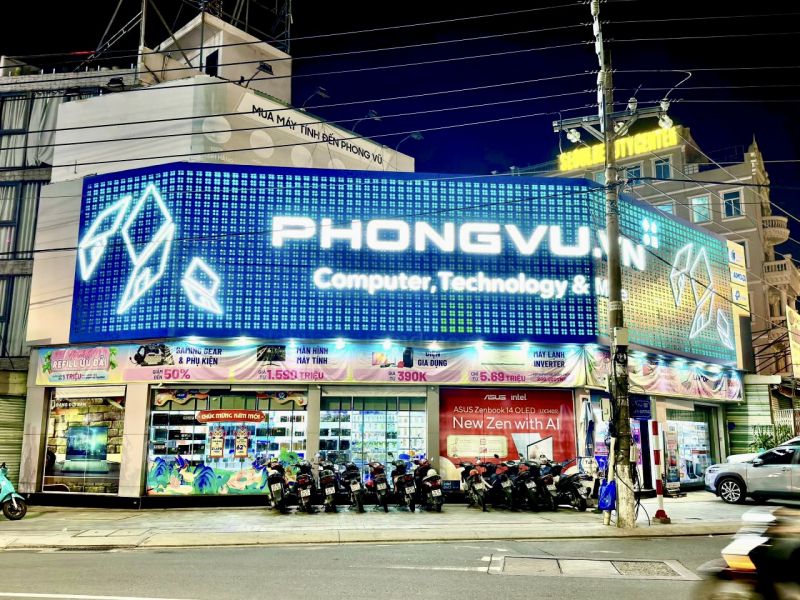 Showroom Phong Vũ Bình Dương