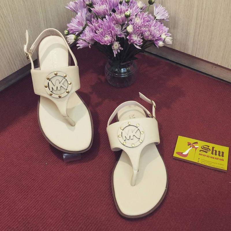 Shop bán giày sandal uy tín và chất lượng nhất tại Đà Nẵng