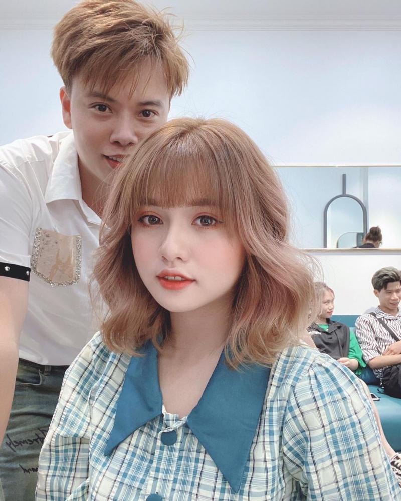 Sinh Anh Hair Stylish Group đây chắc chắn sẽ khiến bạn hài lòng về những kiểu tóc mà salon mang lại