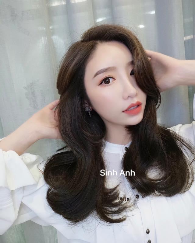 Đạt được nhiều giải thưởng trong các cuộc thi trong và ngoài nước, hiện nay Sinh Anh Hair Salon là đối tác chính thức của Yeah1 Network.