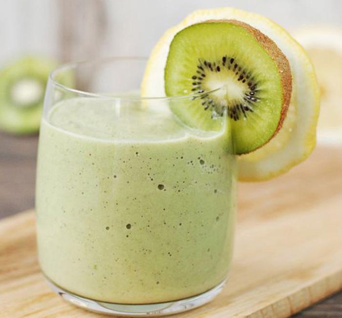 Sinh tố kiwi và sữa tươi