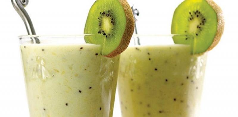 Sinh tố kiwi và sữa tươi