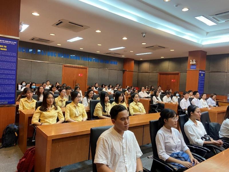 Sinh viên Đại học Ngân hàng TPHCM