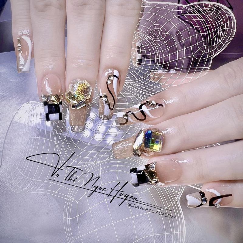 Sofia Nails Beauty Academy  luôn tự tin là một trong những địa chỉ dạy nghề nail uy tín và chất lượng nhất Vĩnh Long