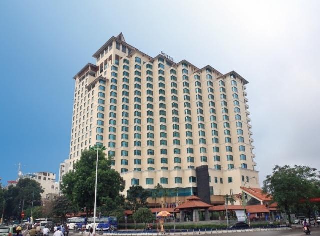 Sofitel Plaza nổi bật với phong cảnh nên thơ