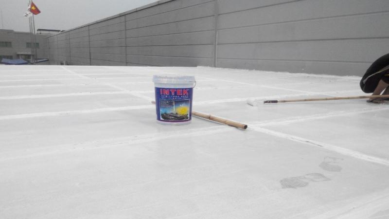 Sơn Chống Nóng INTEK: Giảm nhiệt độ dưới bề mặt mái tôn từ 10 đến 26 °C, tùy mức độ nắng nóng và nhiệt độ bề mặt mái tôn trước khi sơn từ 60 °C trở lên.