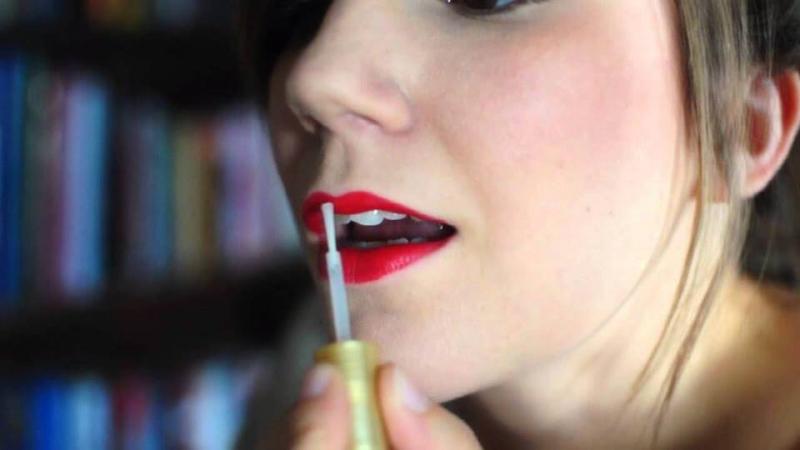 ﻿Lipcote Give Youp Lipstick Staying với công dụng cực kỳ đặc biệt và độc đáo là tạo 1 lớp “phim”cực kỳ mỏng trên bờ môi của bạn giúp ngăn chặn sự mất màu và trôi màu của son.
