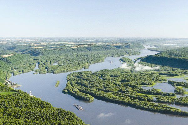 Du thuyền trên sông Mississippi