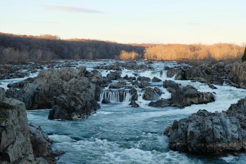 Dòng nước chảy siết trên sông Potomac