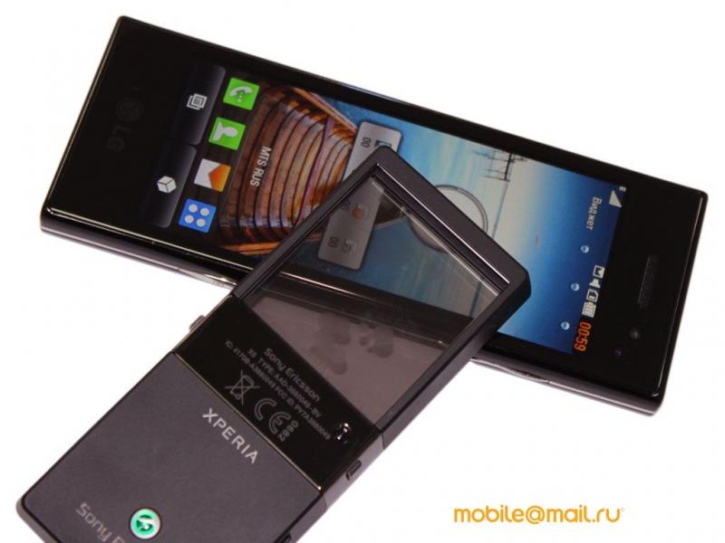 Sony Ericsson Xperia Purenes là chiếc điện thoại có màn hình trong suốt cực kì độc đáo