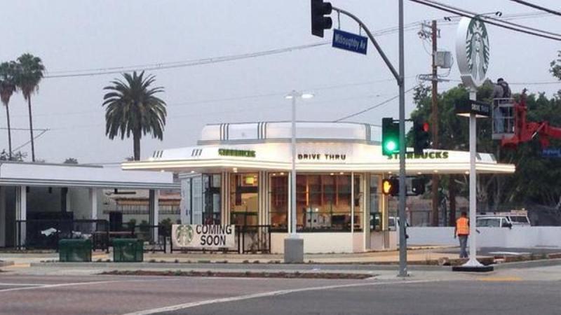 Starbucks (Trạm xăng Gilmore) ở Los Angeles, Hoa Kỳ