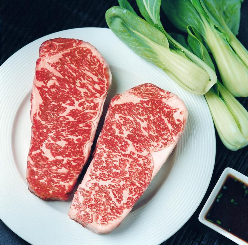 Nguyên liệu cho món Steak Ribeye Kobe tại nhà hàng Crafsteak