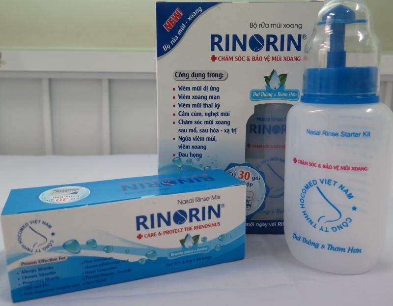 Bình súc rửa mũi Rinorin giúp bạn tránh bị dị ứng thời tiết.