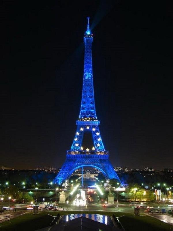 Sự rực rỡ của tháp Eiffel