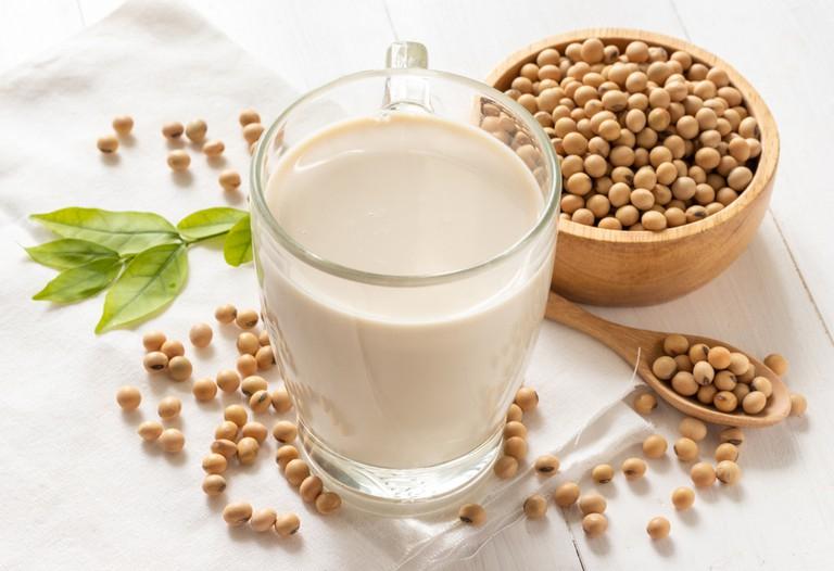 Top 10 Loại sữa hạt tốt nhất cho sức khỏe của bạn - Toplist.vn