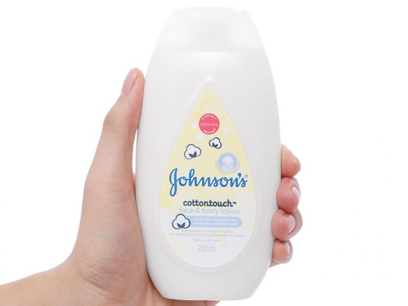 Sữa dưỡng ẩm mềm mịn Johnson's baby Face & body Lotion Cotton Touch