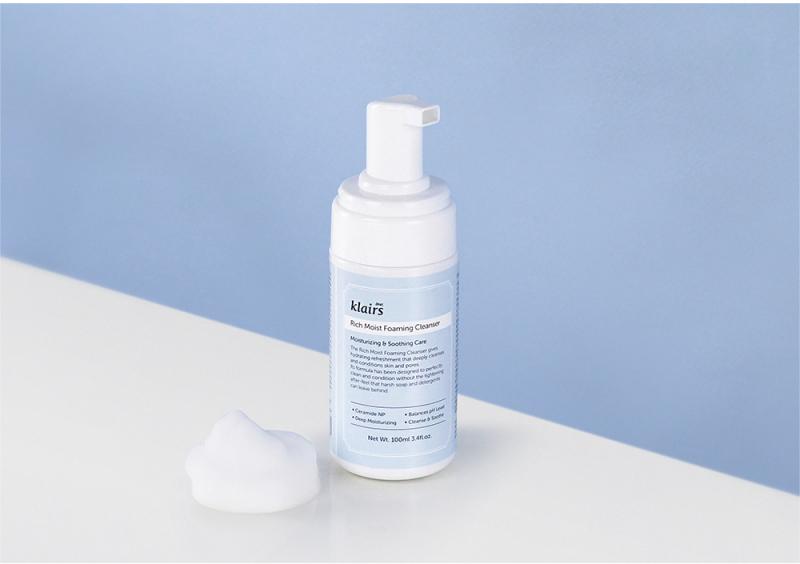 Sữa rửa mặt Dear Klairs Rich Moist Foaming Cleanser