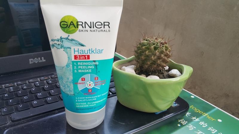 Sữa rửa mặt Garnier 3 in 1