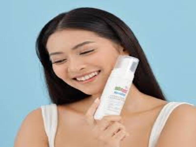 Sữa rửa mặt tạo bọt Sebamed kháng khuẩn hỗ trợ điều trị mụn pH5.5