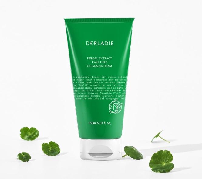 Sữa rửa mặt tràm trà Derladie Herbal Extract Care Deep Cleansing Foam