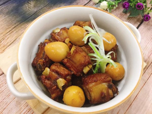 Sườn kho trứng cút