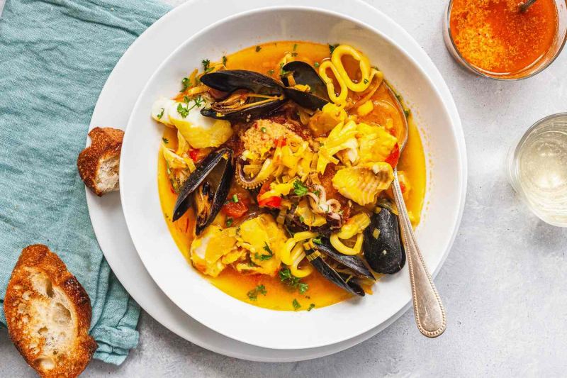 Súp hải sản Bouillabaisse