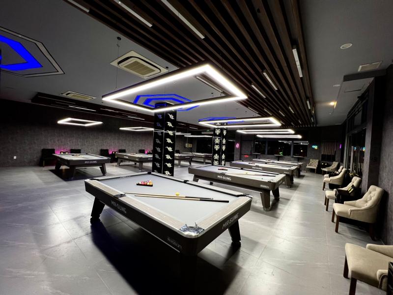 Superpool Billiards