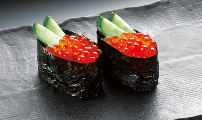 Sushi trứng cá hồi