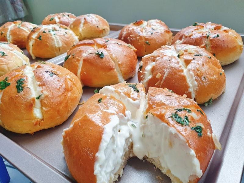 Top 12 địa chỉ ăn "bánh mì tan chảy" ngon nhất tại Hà Nội