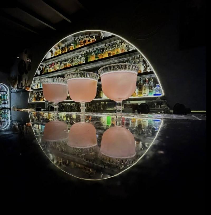 Symposium Cocktail Bar & Lounge